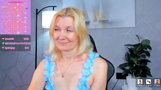 Julie_Lucas