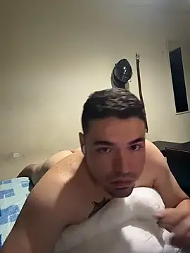 Valentino_ruiz