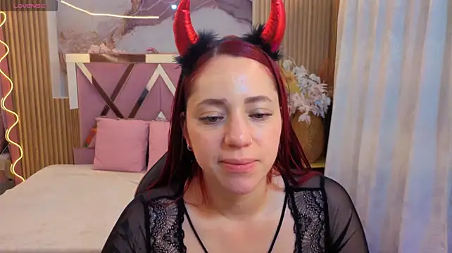 ANNE_TAY1