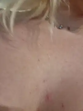 IveySin webcam