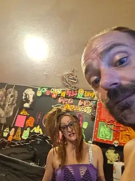daddyandsplashqueen (Ask my age) - Flash titties