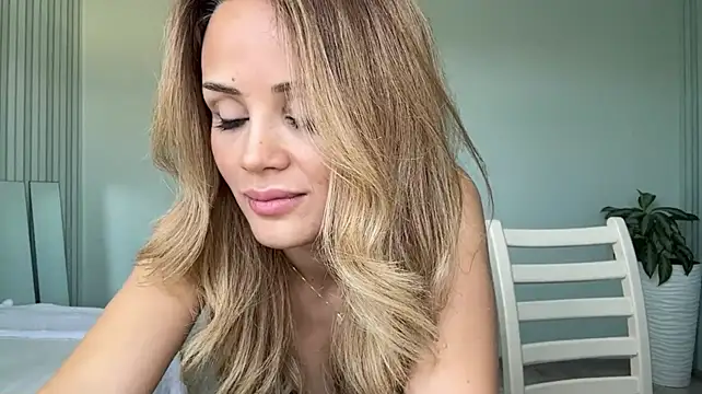 SayraPie webcam stripchat model stream image