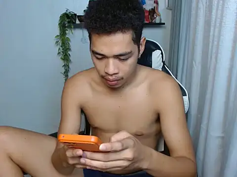 curlyasian_njxx