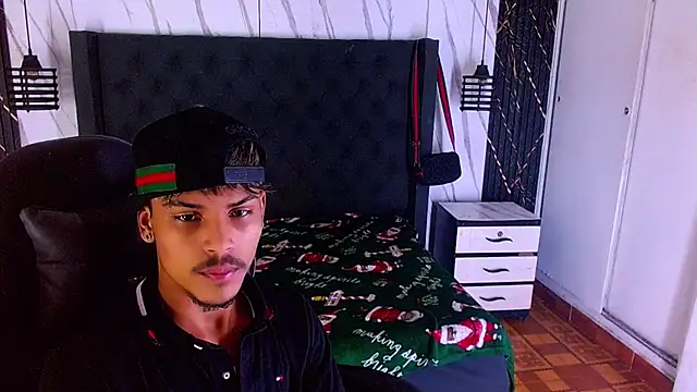 Angel_foxc13 live cam on StripChat