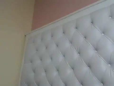 naughtypetite1 webcam stripchat model stream image