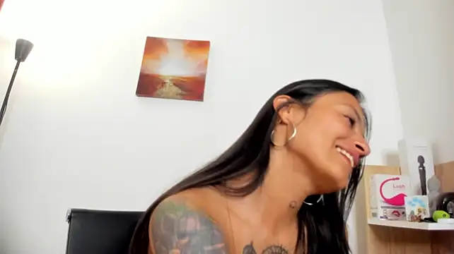 nia__white