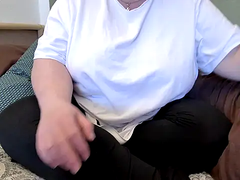MarthaBriest live cam preview