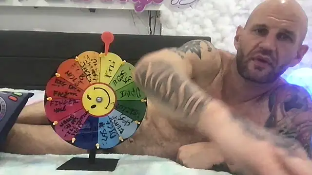 brianomally (Ask my age) - dick or ass in face 8 min