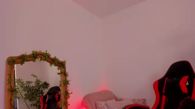 AvaLovely_