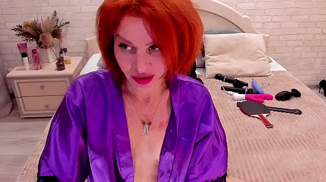 Jullia_Moor live cam preview