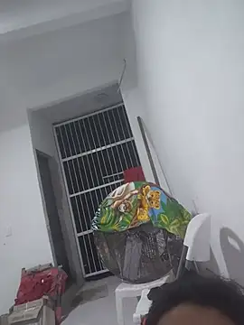yrh7 live cam on StripChat