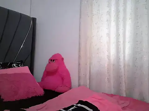 Queenb_2 live cam on StripChat