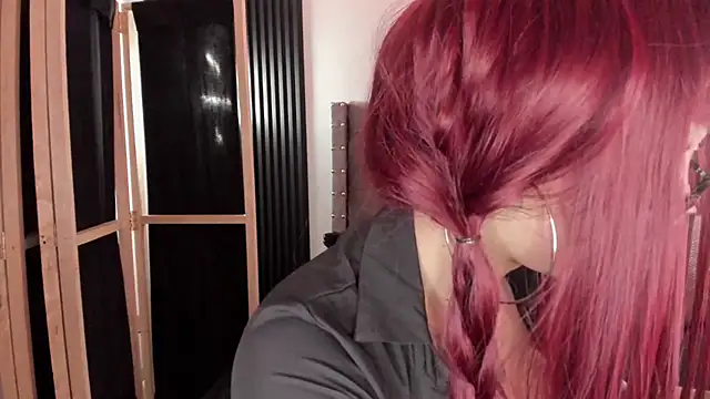 Scarbadgirl_