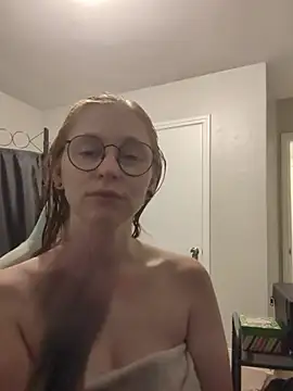 LilyFoxxx webcam