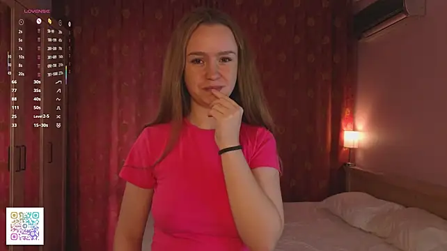 VirginaCoty live cam on StripChat