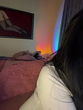 Lana_Hands