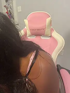 nyna_stax live cam on StripChat