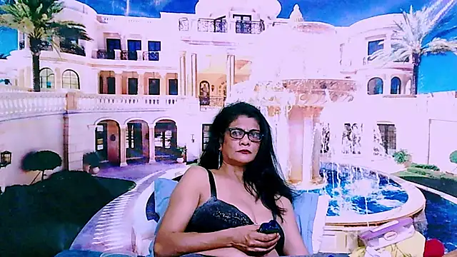 IndianAllure live cam preview