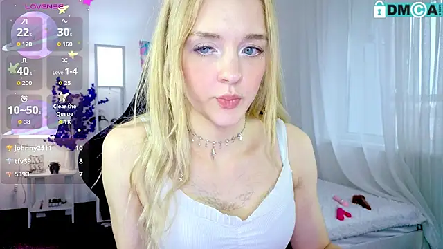 Aliceglass__ live cam on StripChat