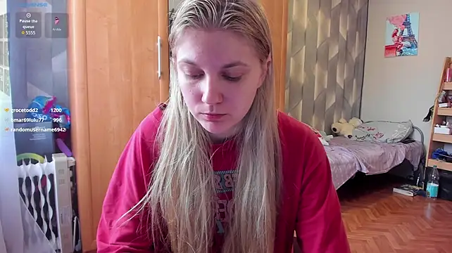 Tiny_Kiss live cam on StripChat