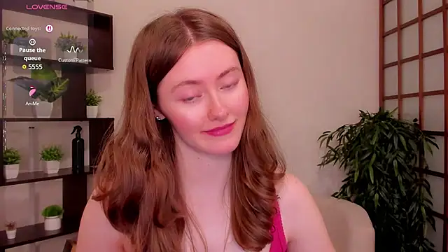 KateCuddle live cam on StripChat