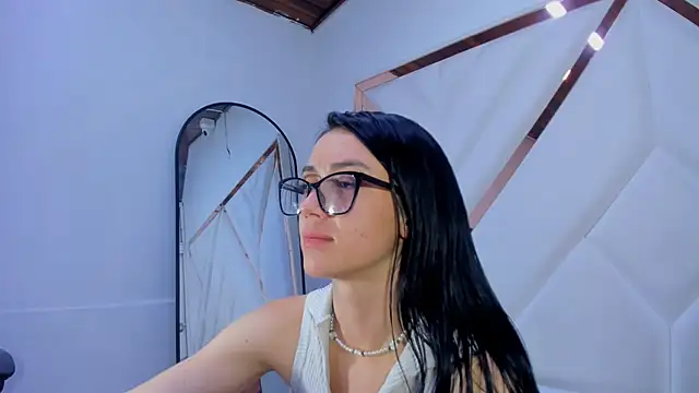 Amy_Kobold3 live cam on StripChat