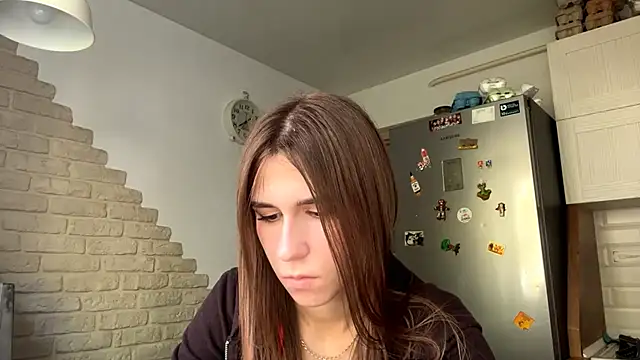 ZaraGuyette live cam on StripChat