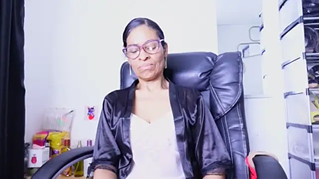 Aries_Mature live cam preview