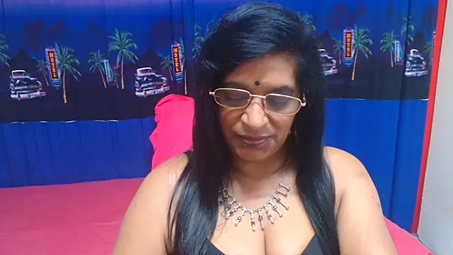 INDIANFUSION live cam on StripChat