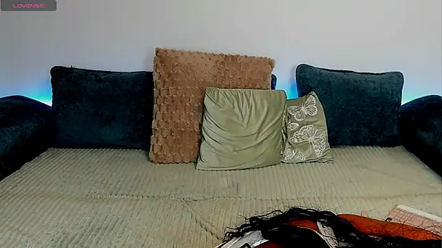 Sierra_Quinn live cam on StripChat