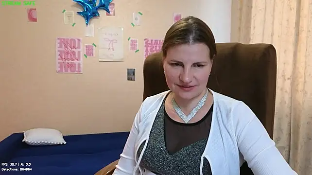 Mirabelle_Velvet