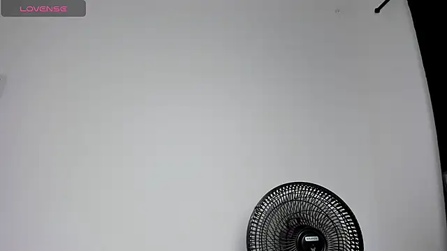 ariana_x1_