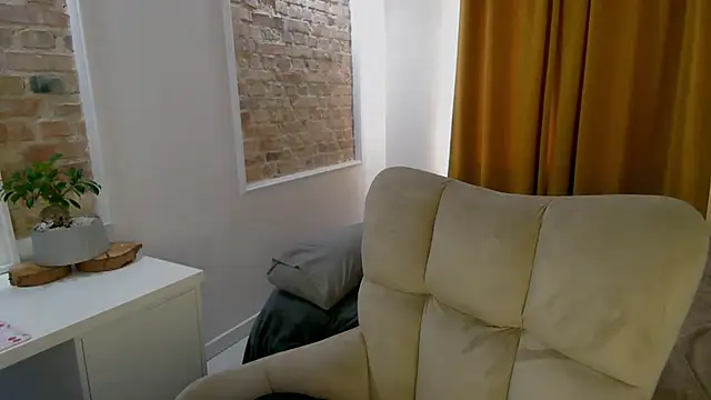 LilyBlondee