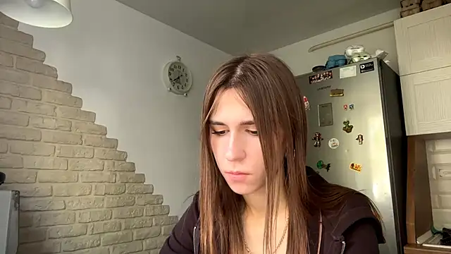 ZaraGuyette live cam on StripChat