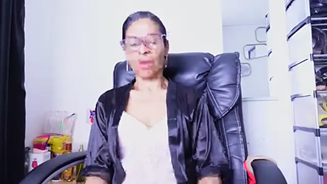 Aries_Mature live cam preview