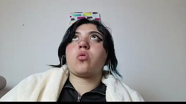 Blueberry_gothic webcam