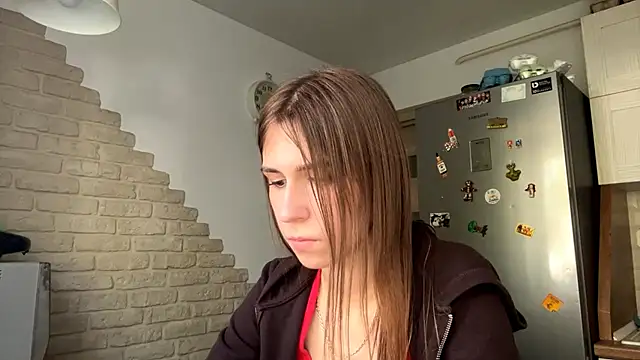 ZaraGuyette live cam on StripChat