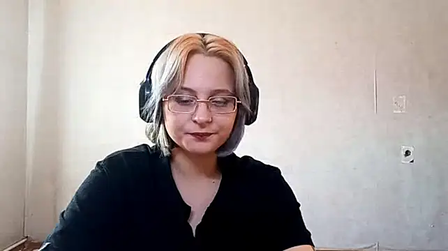 BreanneRadley live cam on StripChat