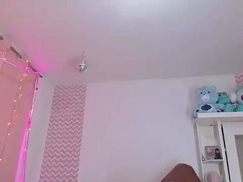 Yvonne_yeleaneee webcam