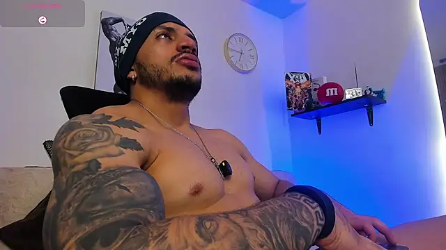 LiamReigns_ webcam