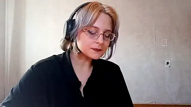 BreanneRadley live cam on StripChat