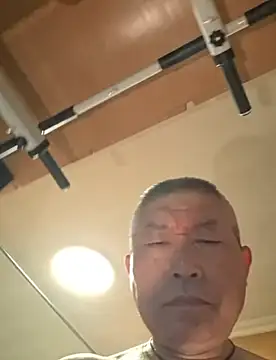 zw246890 live cam on StripChat