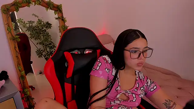 AvaLovely_