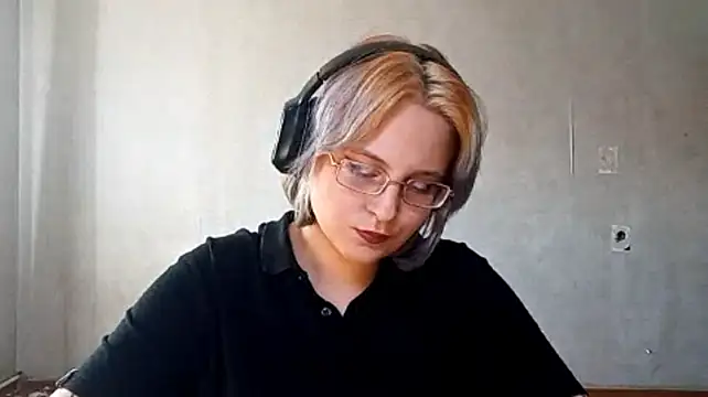 BreanneRadley live cam on StripChat