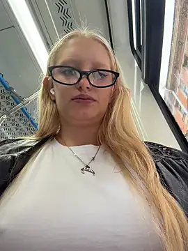 Elfi_InPublic