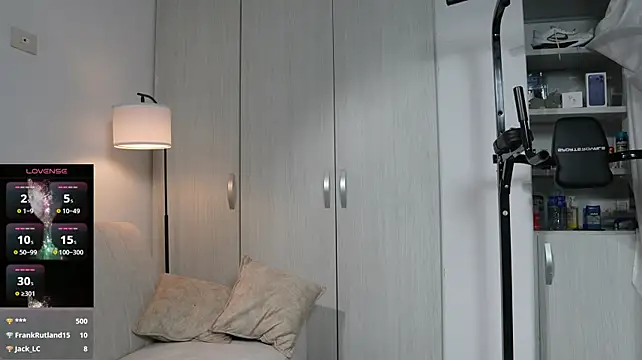Paradise_boy__ live cam on StripChat