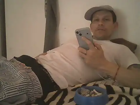 Sucess369 live cam on StripChat