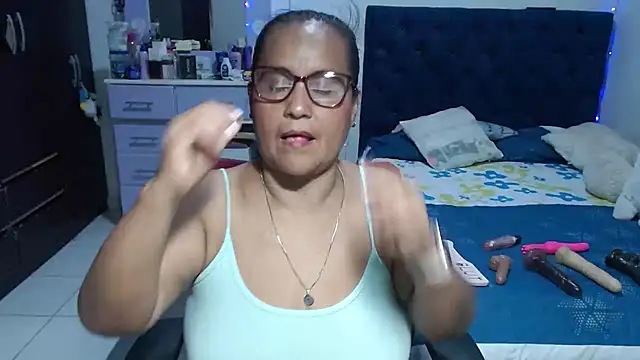 pervert_mommy_ live cam preview