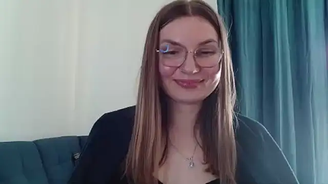 LooveELLYx webcam