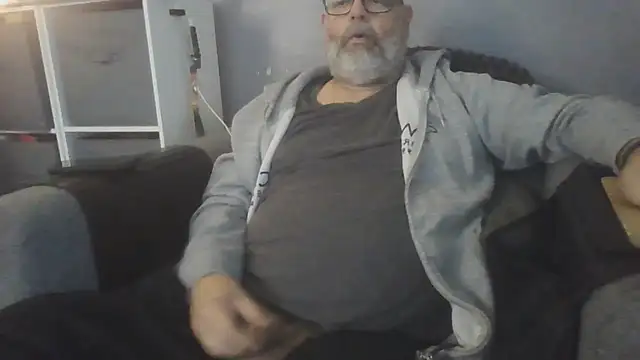 Naturistmale45 live cam on StripChat